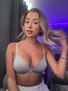 ellariverss online show from April 30, 6:40 am