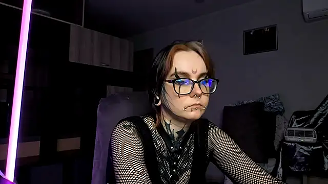 Snapshot of HighelikeGirl chatting on October 7, 2:54 pm HighelikeGirl online show from October 7, 2:54 pm