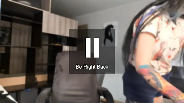 Snapshot of HighelikeGirl chatting on November 2, 9:56 am HighelikeGirl online show from November 2, 9:56 am