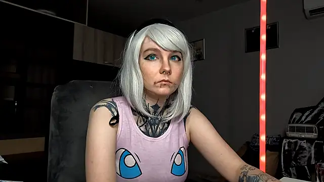 Snapshot of HighelikeGirl chatting on October 14, 1:46 pm HighelikeGirl online show from October 14, 1:46 pm