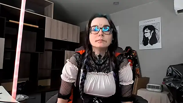 Snapshot of HighelikeGirl chatting on October 24, 11:06 am HighelikeGirl online show from October 24, 11:06 am