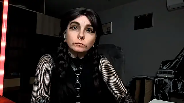 Snapshot of HighelikeGirl chatting on October 13, 1:36 pm HighelikeGirl online show from October 13, 1:36 pm