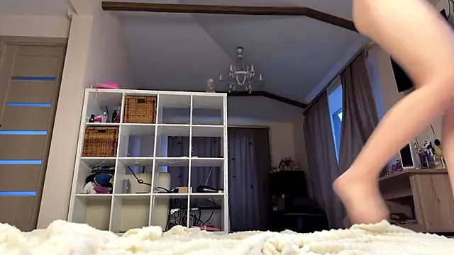 FruityXo online show from March 15, 3:25 pm