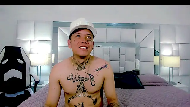 Snapshot of Dangerous_couple_ chatting on September 16, 7:00 pm Dangerous couple  online show from September 16, 7:00 pm