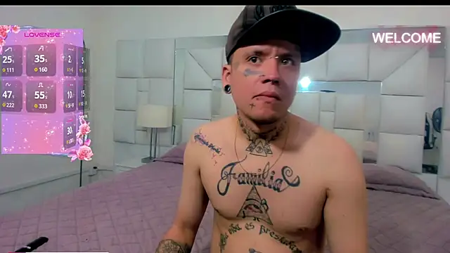 Snapshot of Dangerous_couple_ chatting on October 10, 6:57 pm Dangerous couple  online show from October 10, 6:57 pm