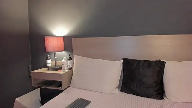 Zoe Ruiiz online show from September 22, 9:57 pm