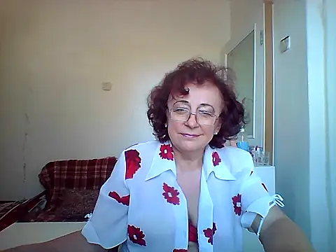 Snapshot of Julia54391 chatting on September 21, 10:58 am Julia54391 online show from September 21, 10:58 am