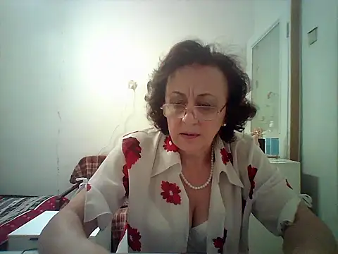 Snapshot of Julia54391 chatting on October 14, 3:47 pm Julia54391 online show from October 14, 3:47 pm