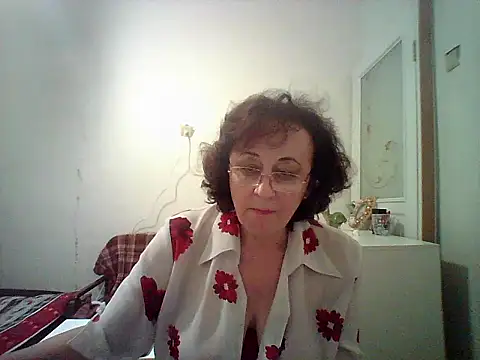 Snapshot of Julia54391 chatting on October 8, 5:28 pm Julia54391 online show from October 8, 5:28 pm