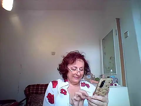 Snapshot of Julia54391 chatting on September 20, 10:57 am Julia54391 online show from September 20, 10:57 am