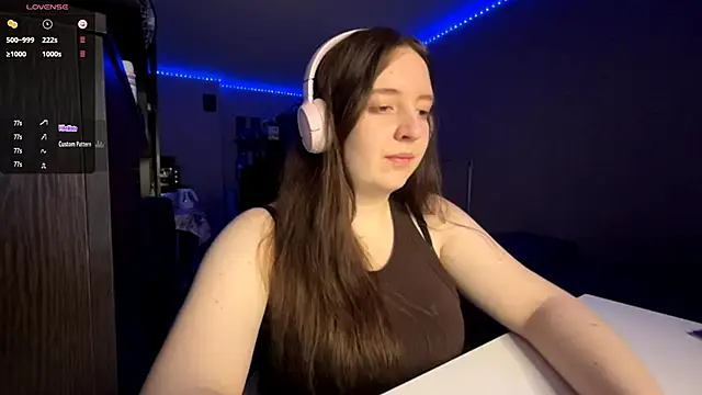 Snapshot of LauretteRagar chatting on October 21, 6:34 pm LauretteRagar online show from October 21, 6:34 pm