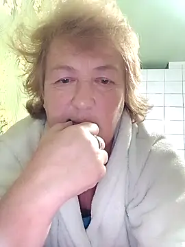 Snapshot of NikaLove49011 chatting on October 19, 6:21 pm NikaLove49011 online show from October 19, 6:21 pm