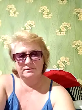 Snapshot of NikaLove49011 chatting on October 21, 8:24 pm NikaLove49011 online show from October 21, 8:24 pm