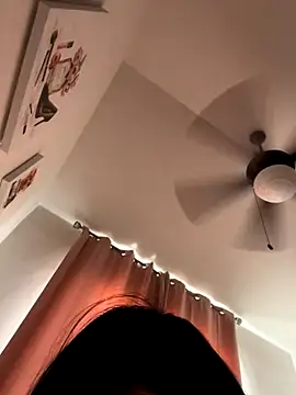 Regina Escobar online show from September 20, 7:45 pm