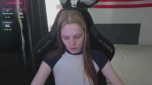 Luna Navy online show from November 14, 8:36 am