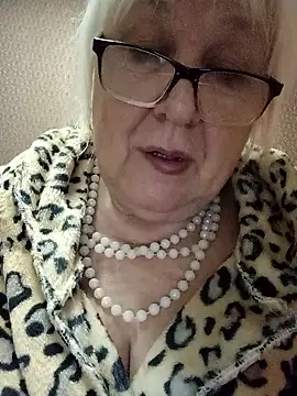 Alexia64231 online show from November 6, 2:56 pm