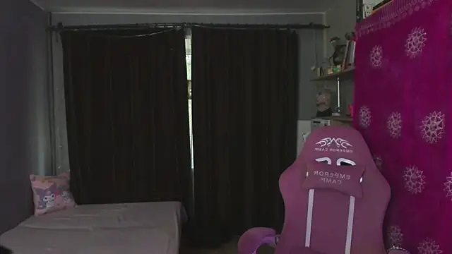 Snapshot of godlikegirlyy chatting on September 27, 12:12 pm godlikegirlyy online show from September 27, 12:12 pm