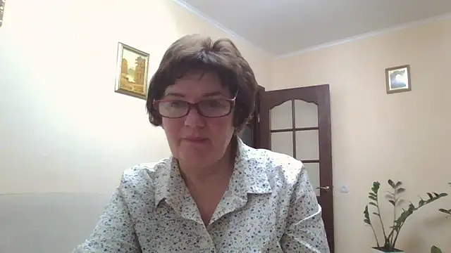 Snapshot of Galina56301 chatting on October 28, 6:35 pm Galina56301 online show from October 28, 6:35 pm