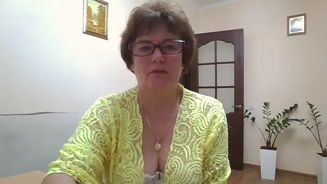 Snapshot of Galina56301 chatting on September 12, 6:37 pm Galina56301 online show from September 12, 6:37 pm