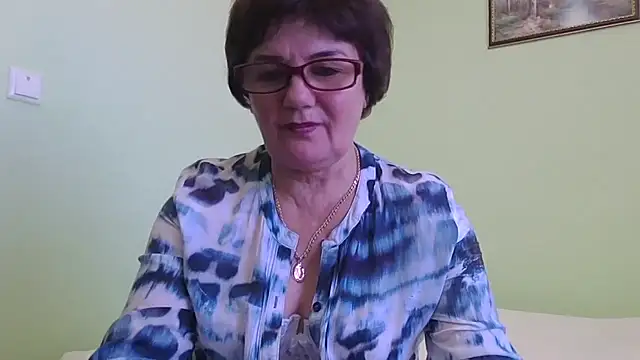 Snapshot of Galina56301 chatting on October 26, 12:44 pm Galina56301 online show from October 26, 12:44 pm