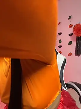 Snapshot of LuluMonroe_Eup chatting on October 27, 2:40 am LuluMonroe Eup online show from October 27, 2:40 am