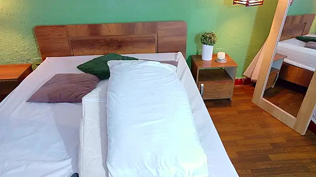 Chocolatte dreams online show from October 7, 1:37 pm