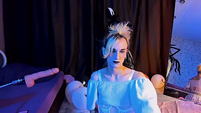 Snapshot of Anjela_Botton chatting on October 31, 7:18 pm Anjela Botton online show from October 31, 7:18 pm