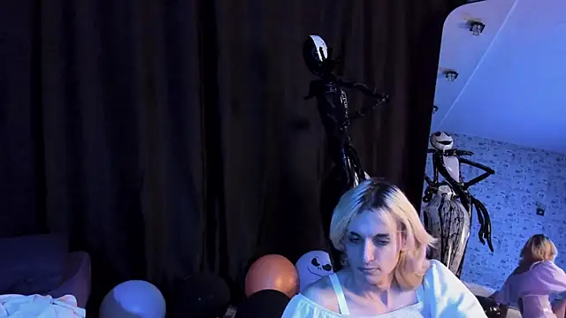 Snapshot of Anjela_Botton chatting on October 28, 7:30 pm Anjela Botton online show from October 28, 7:30 pm