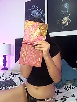 Snapshot of VioletaBliss1 chatting on September 18, 12:15 pm VioletaBliss1 online show from September 18, 12:15 pm