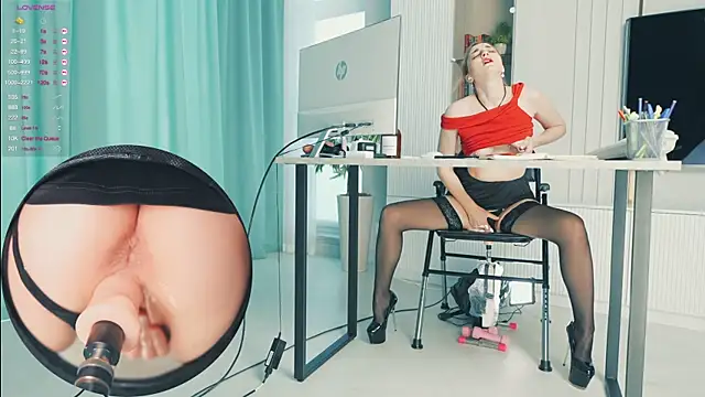 milahouston online show from November 19, 7:30 am