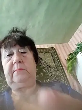 Snapshot of CrystalLime6411 chatting on September 29, 11:04 am CrystalLime6411 online show from September 29, 11:04 am