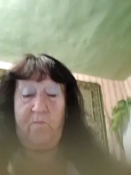 Snapshot of CrystalLime6411 chatting on October 2, 1:49 pm CrystalLime6411 online show from October 2, 1:49 pm