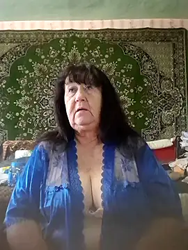 Snapshot of CrystalLime6411 chatting on October 12, 10:50 am CrystalLime6411 online show from October 12, 10:50 am