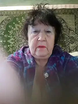 Snapshot of CrystalLime6411 chatting on October 3, 2:33 pm CrystalLime6411 online show from October 3, 2:33 pm