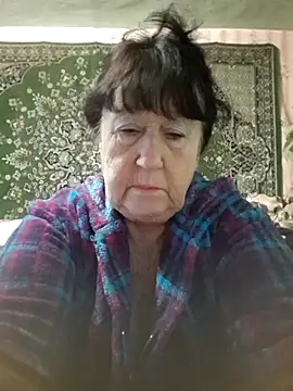 Snapshot of CrystalLime6411 chatting on October 7, 4:39 am CrystalLime6411 online show from October 7, 4:39 am