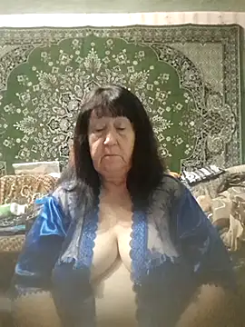 Snapshot of CrystalLime6411 chatting on October 17, 10:13 pm CrystalLime6411 online show from October 17, 10:13 pm