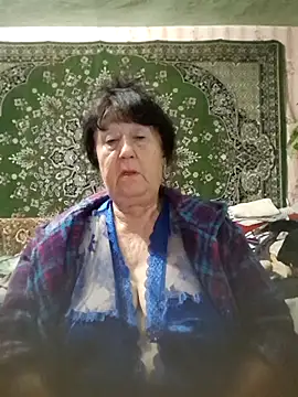 Snapshot of CrystalLime6411 chatting on October 4, 4:33 pm CrystalLime6411 online show from October 4, 4:33 pm