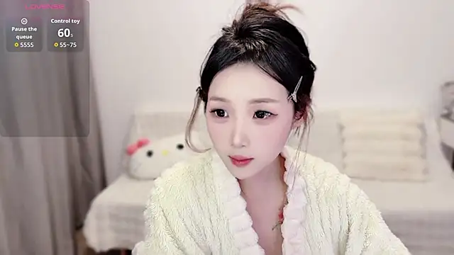 Joyce-bb online show from October 28, 1:06 pm