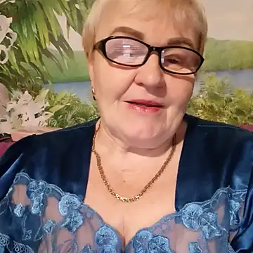 Snapshot of VioletSweet5566 chatting on October 19, 7:27 pm VioletSweet5566 online show from October 19, 7:27 pm