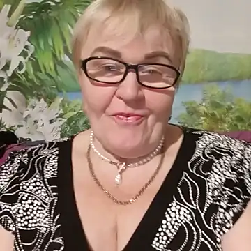 Snapshot of VioletSweet5566 chatting on October 18, 4:32 pm VioletSweet5566 online show from October 18, 4:32 pm