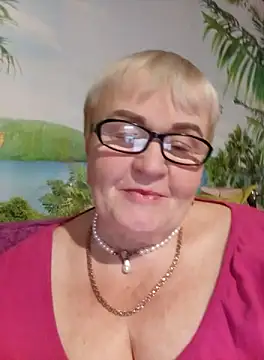 Snapshot of VioletSweet5566 chatting on October 2, 6:46 pm VioletSweet5566 online show from October 2, 6:46 pm