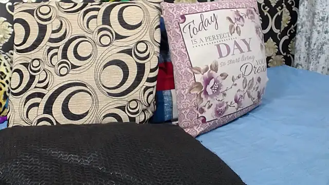 Snapshot of Ozimpho chatting on October 22, 6:46 pm Ozimpho online show from October 22, 6:46 pm