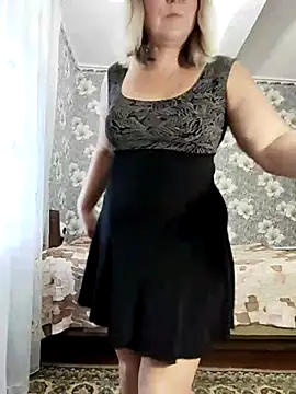 Snapshot of AliceGold5231 chatting on September 18, 5:50 am AliceGold5231 online show from September 18, 5:50 am