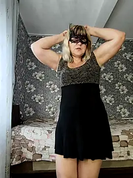 Snapshot of AliceGold5231 chatting on September 30, 5:35 am AliceGold5231 online show from September 30, 5:35 am