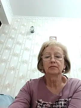 Snapshot of AlikaSwan5821 chatting on September 29, 8:03 pm AlikaSwan5821 online show from September 29, 8:03 pm