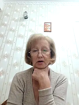 Snapshot of AlikaSwan5821 chatting on September 27, 6:37 pm AlikaSwan5821 online show from September 27, 6:37 pm