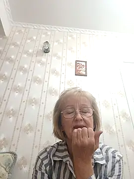 Snapshot of AlikaSwan5821 chatting on October 7, 1:48 pm AlikaSwan5821 online show from October 7, 1:48 pm