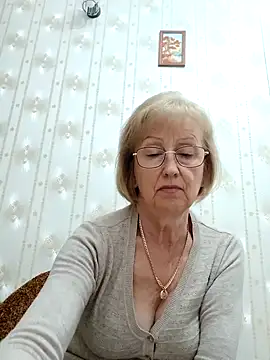 Snapshot of AlikaSwan5821 chatting on October 3, 8:47 pm AlikaSwan5821 online show from October 3, 8:47 pm