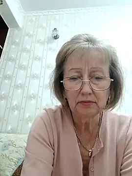 Snapshot of AlikaSwan5821 chatting on October 19, 8:11 pm AlikaSwan5821 online show from October 19, 8:11 pm