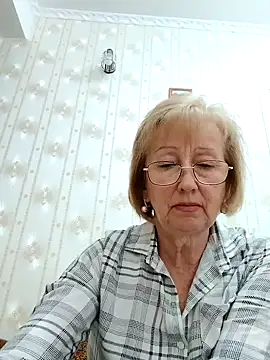 Snapshot of AlikaSwan5821 chatting on October 1, 8:14 pm AlikaSwan5821 online show from October 1, 8:14 pm